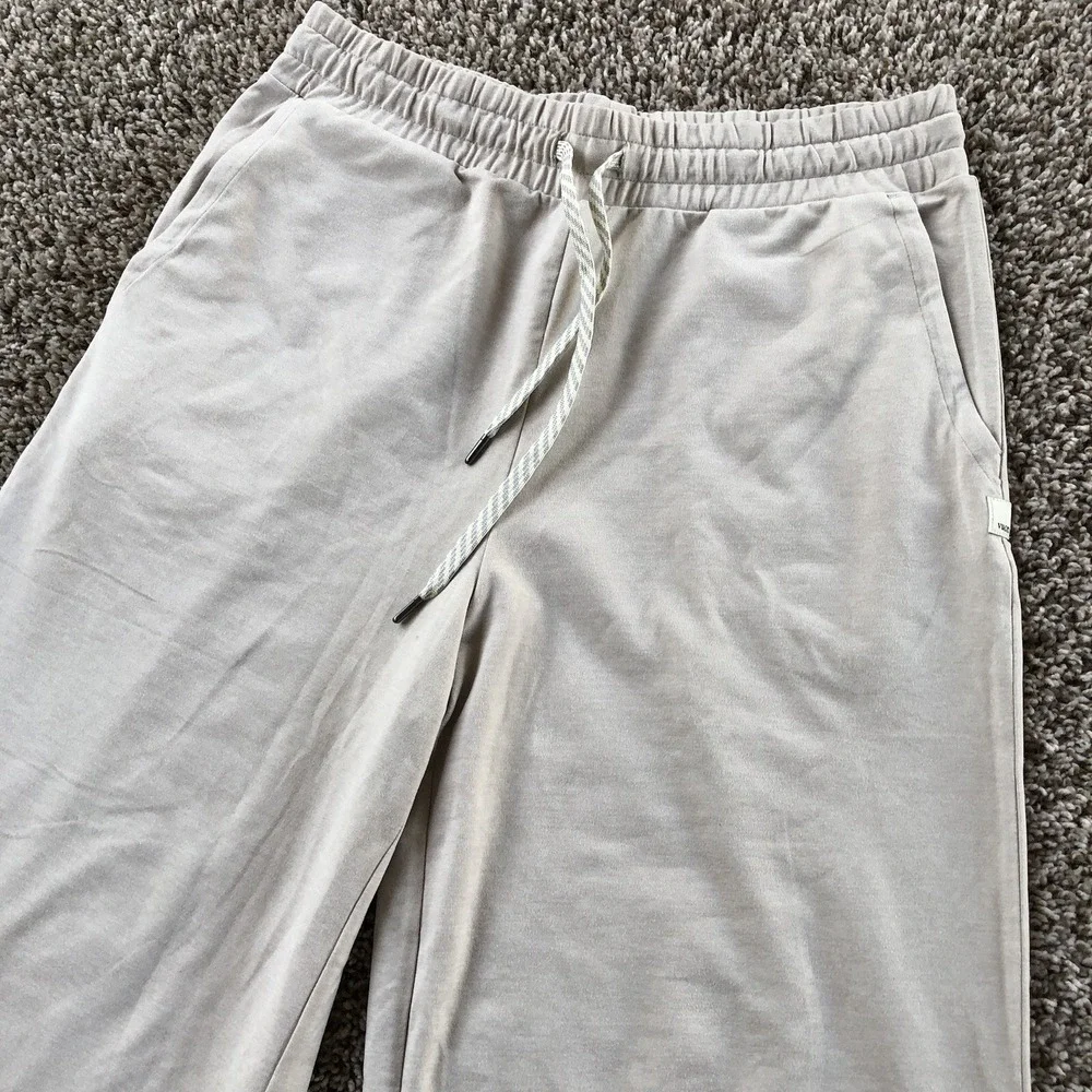 Vuori Halo Essential Wide Leg Pants Womens Size Medium Ecru Heather Colorway EUC